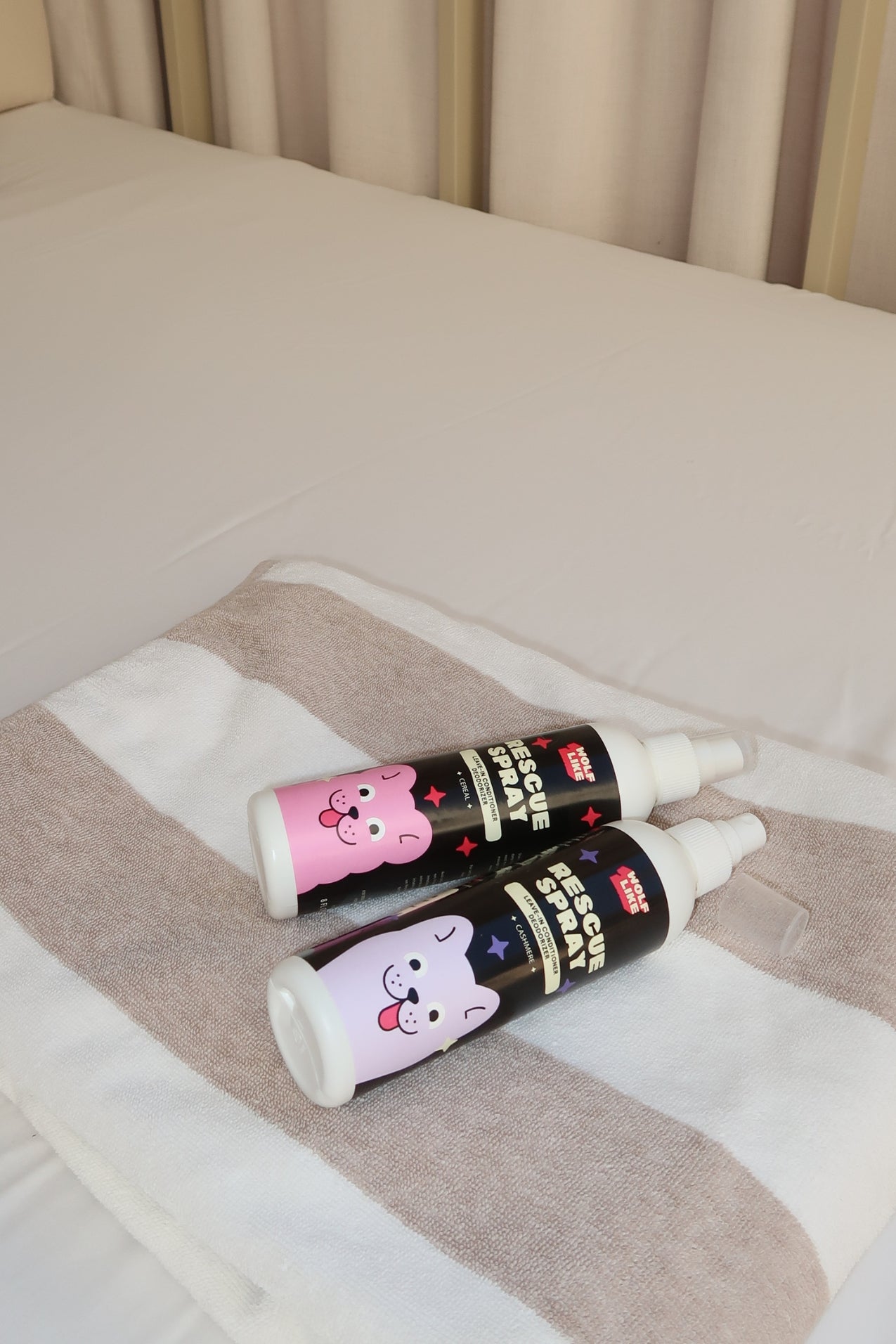 Gentle deodorizing spray, gentle conditioning spray for dogs with sensitive skin. Wolflike Rescue Spray Cereal and Cashmere. Clean dog care and grooming products. Ultra gentle, safe for dogs and for humans. Hormone friendly. Vegan and gluten free dog care grooming products.